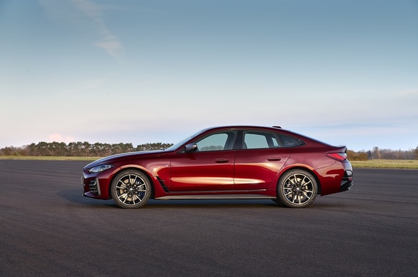 FOTO BMW a completat noua Serie 4 cu caroseria Gran Coupe, cu versiunea de top M440i