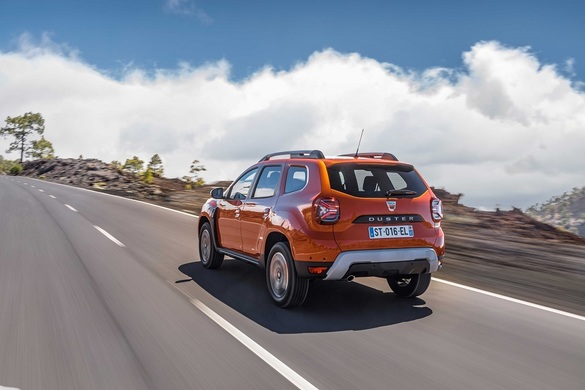 VIDEO & FOTO Premieră mondială: Dacia Duster face-lift, cu noile faruri și stopuri, cutie automată EDC și un nou sistem multimedia