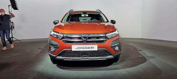 Corespondență din Paris - ULTIMA ORĂ VIDEO&FOTO Dacia Jogger, premieră mondială și primele impresii despre noul crossover de familie, hibrid, cu 7 locuri