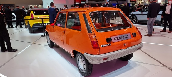 VIDEO & FOTO Renault 5 Electric, modelul care va readuce emoția în gama francezilor. Omagiu pentru Belmondo