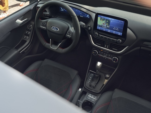 FOTO Face-lift tehnologizat pentru Ford Fiesta, cu full-hibrid și fără diesel, disponibil pentru precomenzi în România