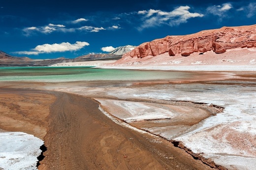 Prețul litiului a crescut din nou și pune presiune pe prețurile bateriilor. BMW investește într-o nouă tehnologie de extracție