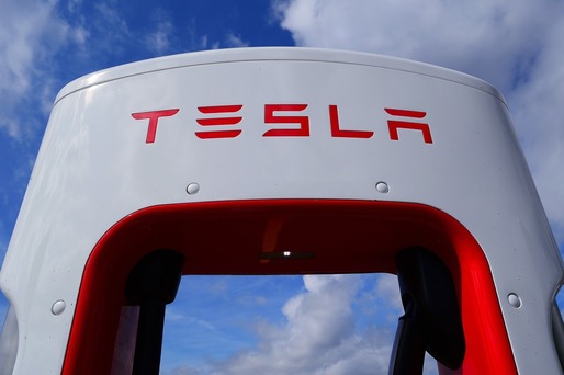 Herz ar putea extinde livrările de automobile Tesla către Uber până la 150.000 de unități