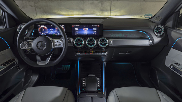 VIDEO & FOTO Mercedes, lider pe segmentul electric: a lansat oficial EQB, al cincilea model cu baterii