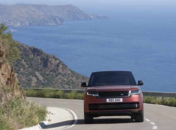 FOTO Land Rover a prezentat noul Range Rover SV, versiunea de top cu motor BMW și patru scaune