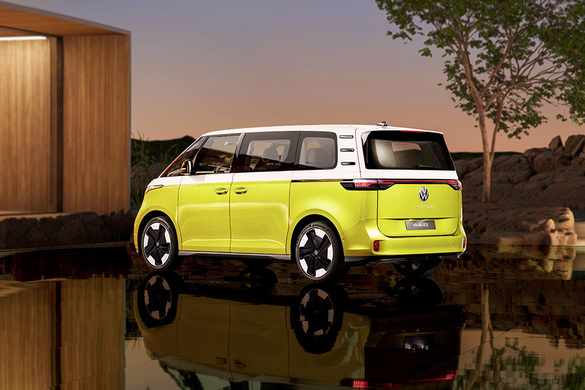FOTO VW a prezentat în premieră mondială cele două versiuni ale lui ID.Buzz, primul LCV complet electric al mărcii