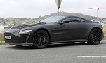 VIDEO Aston Martin a lansat versiunea finală a mașinii sale sport V12 Vantage cu combustie internă