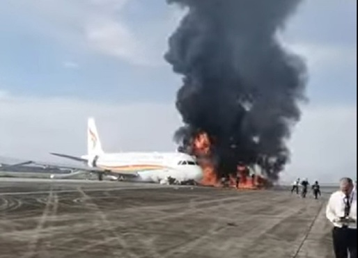 VIDEO China: Un avion a luat foc după ce a ieșit de pe pistă
