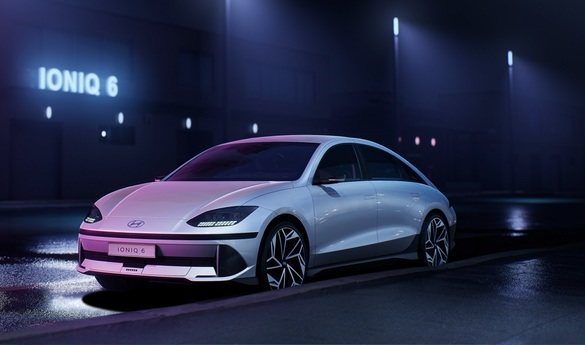 VIDEO & FOTO Hyundai a lansat noul model electric Ioniq 6, cu un design ce „fură” câte puțin de la marile mărci premium germane