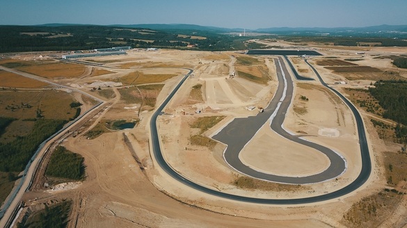 FOTO BMW își construiește propria autostradă