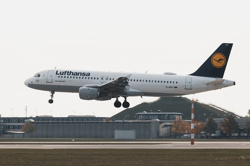 Piloții Lufthansa au votat pentru organizarea unei greve
