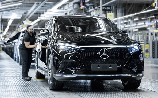 SUV-ul Mercedes-Benz EQS a intrat în producție, în uzina din SUA