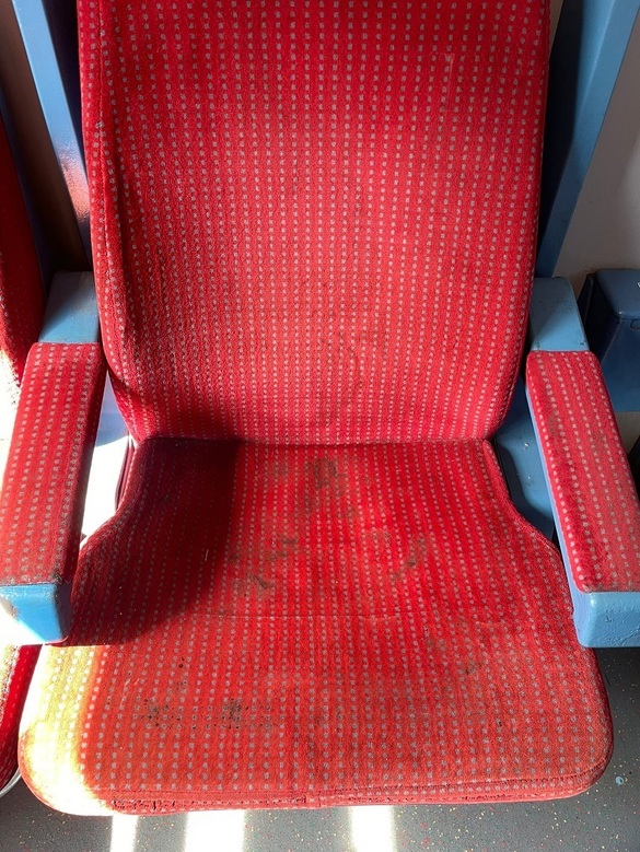 FOTO Trenuri oprite de la funcționare de ANPC. Amenzi pentru scaune murdare, grupuri sanitare neigienizate, praf în instalațiile de aer condiționat