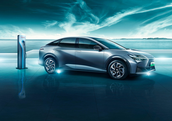 FOTO Toyota prezintă al doilea automobil electric din seria bZ, construit cu ajutorul chinezilor