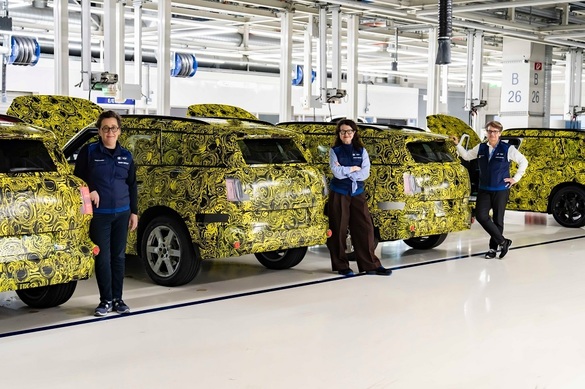 FOTO BMW pregătește primul Mini produs în Germania, un SUV electric