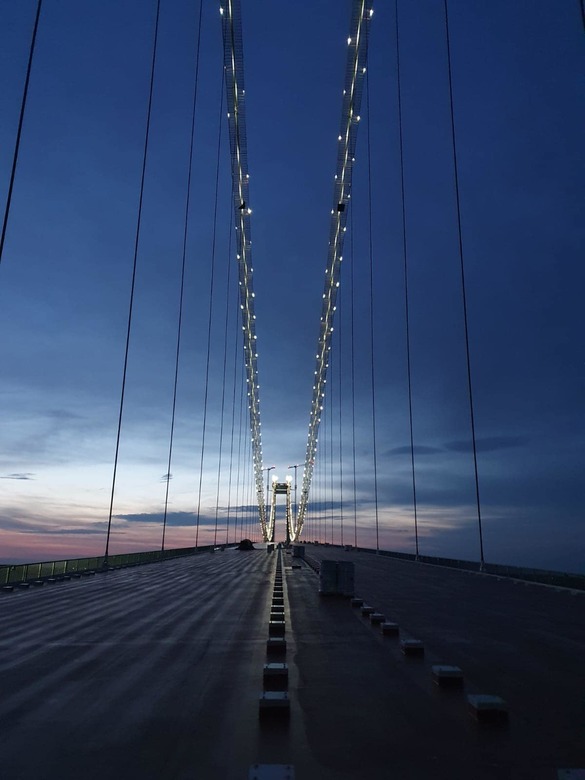 FOTO Start la asfaltarea Podului de la Brăila, care va fi unul dintre cele mai mari din Europa