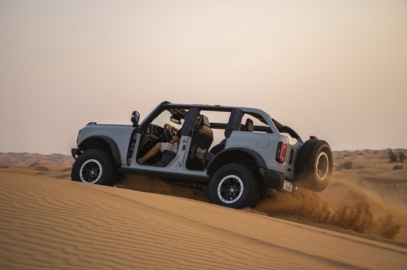 FOTO Românii pot comanda celebrul Ford Bronco, cu motor V6, la un preț de limuzină de lux