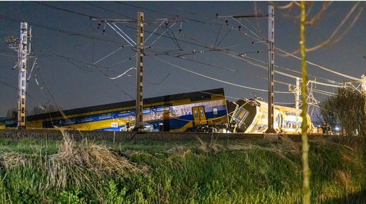 FOTO Grav accident de tren în Olanda: Cel puțin o persoană a murit și 30 au fost rănite
