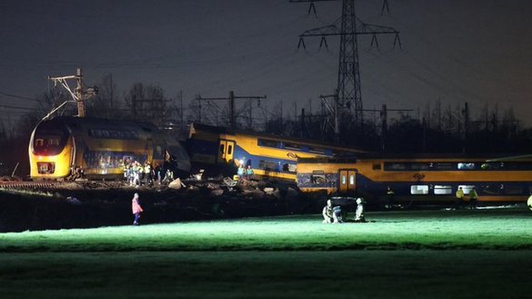 FOTO Grav accident de tren în Olanda: Cel puțin o persoană a murit și 30 au fost rănite