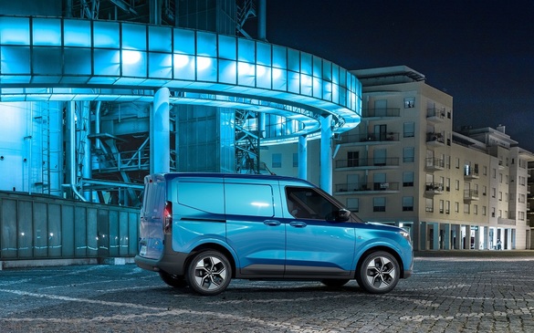 Corespondență din Istanbul - VIDEO & FOTO Ford a prezentat, în premieră, primul automobil electric fabricat în România