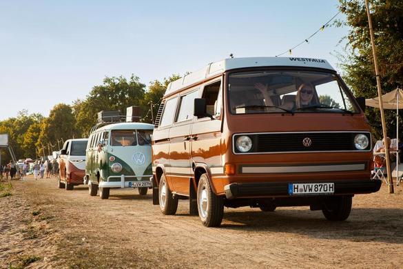 FOTO Volkswagen relansează Bus Festival, un Woodstock european al microbuzelor Bulli