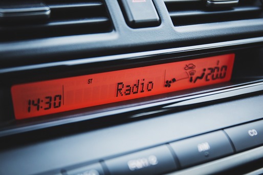 Ford s-a răzgândit și va păstra radioul AM pentru modelele din 2024