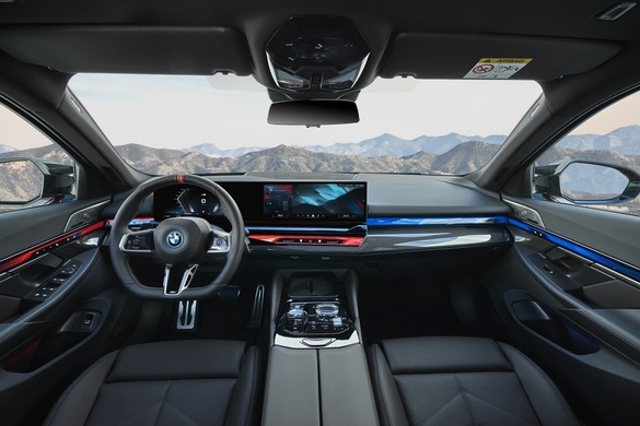 VIDEO & FOTO BMW a lansat noua generație Serie 5, inclusiv versiunea electrică i5. Care sunt prețurile în România