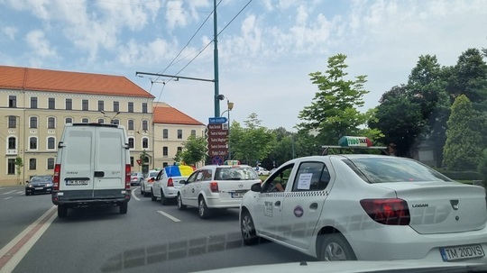 VIDE&FOTO Proteste ale taximetriștilor în marile orașe din țară