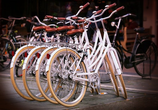 Vânzările de biciclete încetinesc în Europa, exceptând bicicletele electrice