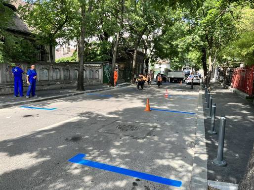 O amendă pe secundă în București pentru neplata locului de parcare cu dungă albastră. De la 1 iulie compania municipală Parking București patrulează cu radare mobile
