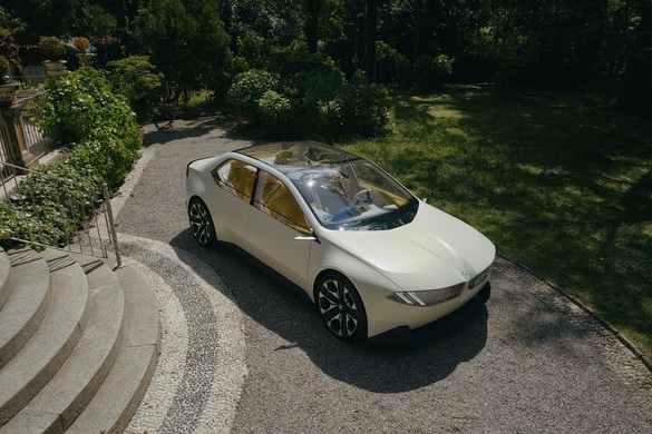 FOTO & VIDEO BMW a prezentat în premieră conceptul Neue Klasse, care anunță noua generație de mașini electrice