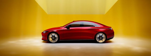 FOTO & VIDEO Mercedes a făcut spectacol la Munchen cu conceptul CLA Class