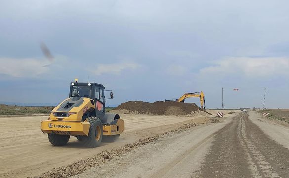 FOTO Primele grinzi au fost montate pe Autostrada Moldovei