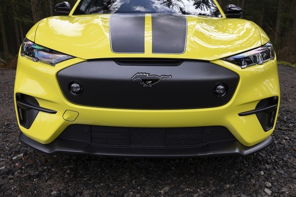 VIDEO & FOTO Ford lansează Mustang Mach-E Rally, primul automobil electric pregătit pentru macadam