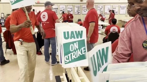 Sindicatul UAW avertizează că noi greve ar putea fi declanșate la marii producători auto americani, fără avertisment
