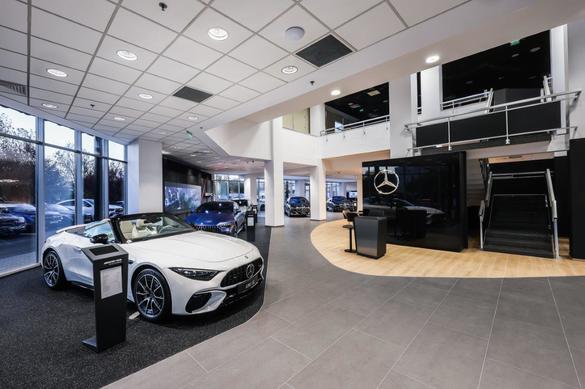 GALERIE FOTO Țiriac Auto, investiție de 850.000 euro într-un showroom Mercedes-Benz 