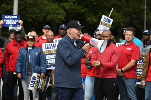 Biden salută acorduri sociale ”istorice” în istoria auto, după săptămâni de grevă, între Sindicatul UAW și giganții General Motors, Stellantis și Ford