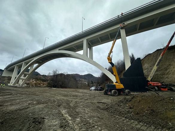 FOTO ANUNȚ - Când va fi deschis cel mai mare pod în arc din România, în locul celui mai vechi, construit acum 135 de ani. 