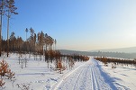 VIDEO Mai multe drumuri, închise din cauza ninsorii viscolite