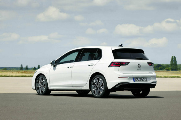 FOTO VW a dezvăluit Golf 8 facelift, ultimul pas înainte de dispariția acestui model