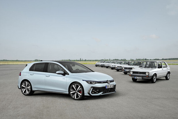 FOTO VW a dezvăluit Golf 8 facelift, ultimul pas înainte de dispariția acestui model