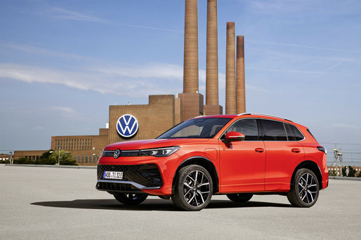 Uzina VW din Wolfsburg produce în schimburi de noapte noul Tiguan