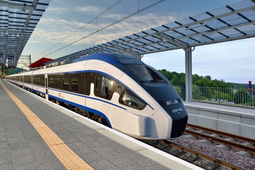 VIDEO Polonezii de la PESA au semnat contractul cu România pentru noi trenuri. Printre cele mai mari comenzi din istoria companiei