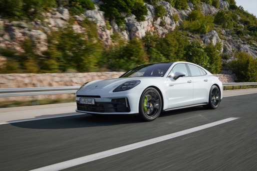 VIDEO Noile Porsche Panamera plug-in hibrid merg electric aproape 100 km