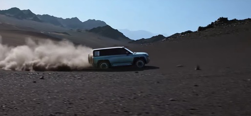 VIDEO BYD a prezentat SUV-ul hibrid care poate să plutească
