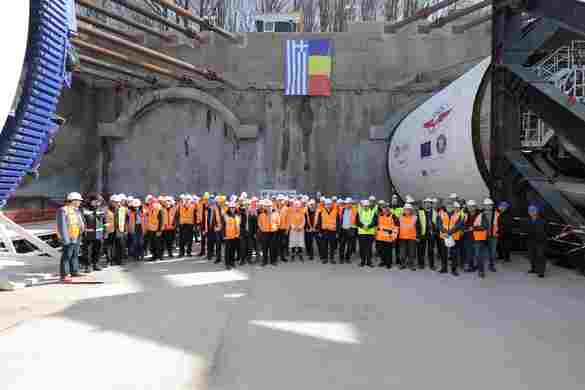 VIDEO&FOTO Grecii au pornit forajul celor mai lungi tuneluri din România