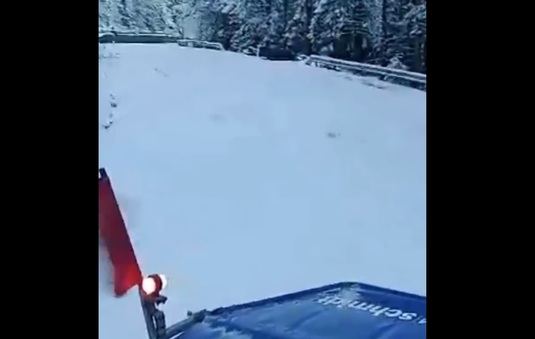 VIDEO Zăpadă mare pe Transfăgărășan. Drumul dintre Bâlea Cascadă și Piscul Negru rămâne în continuare închis