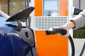 California a ajuns să aibă o stație de încărcare a vehiculelor electrice pentru fiecare 5 benzinării