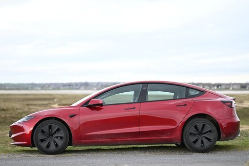 Tesla acordă discounturi cumpărătorilor de flote auto din Europa. De ce a ajuns compania americană să ofere reduceri și de 2000 de euro