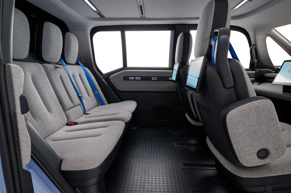 FOTO În timp ce Tesla amână robotaxi, Waymo (Google) se extinde rapid cu mașini de la Geely și transportă zeci de mii de pasageri pe săptămână